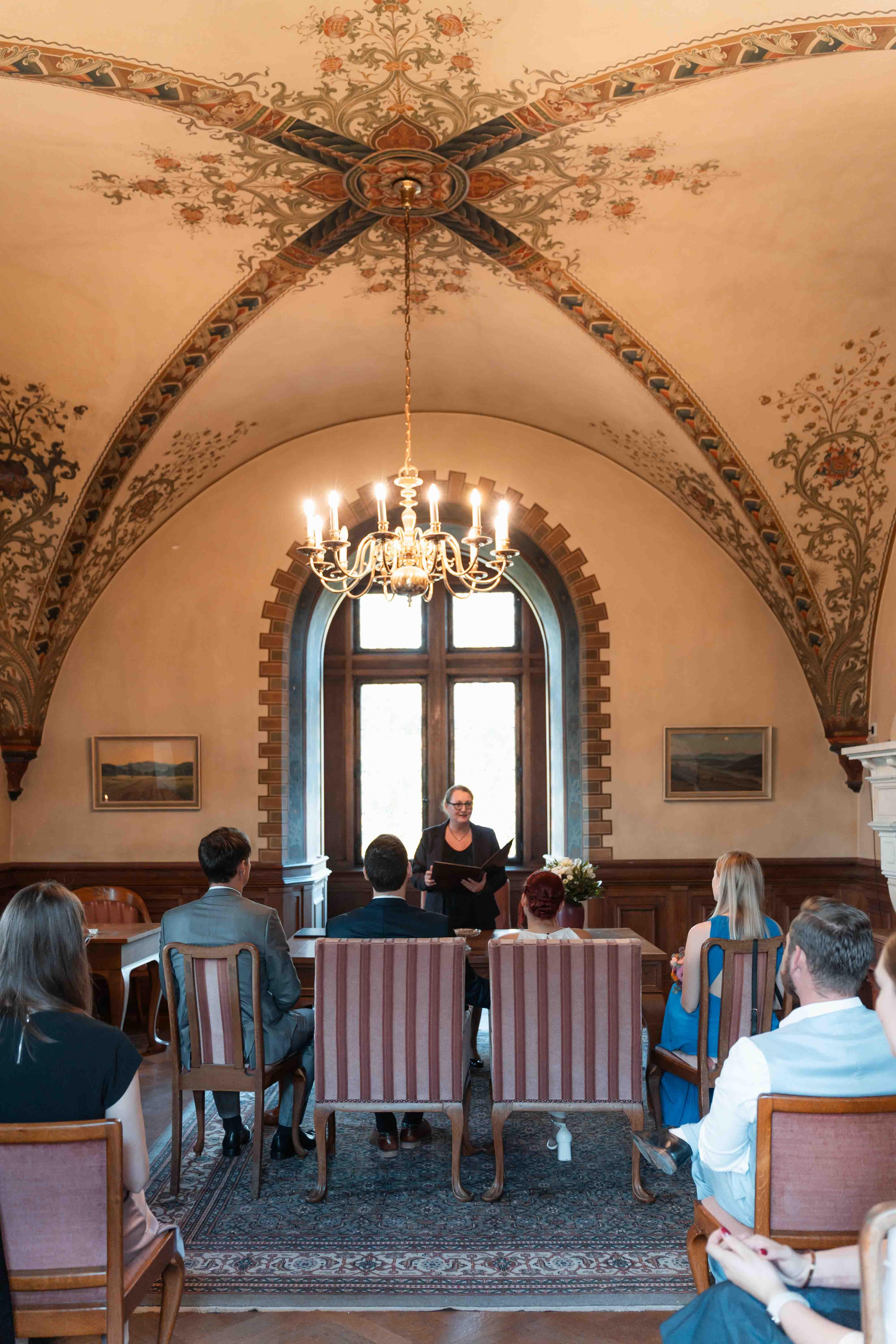 Hochzeitspaar Standesamt Weinheim - Fotografie und Videografie - Julie Weddings