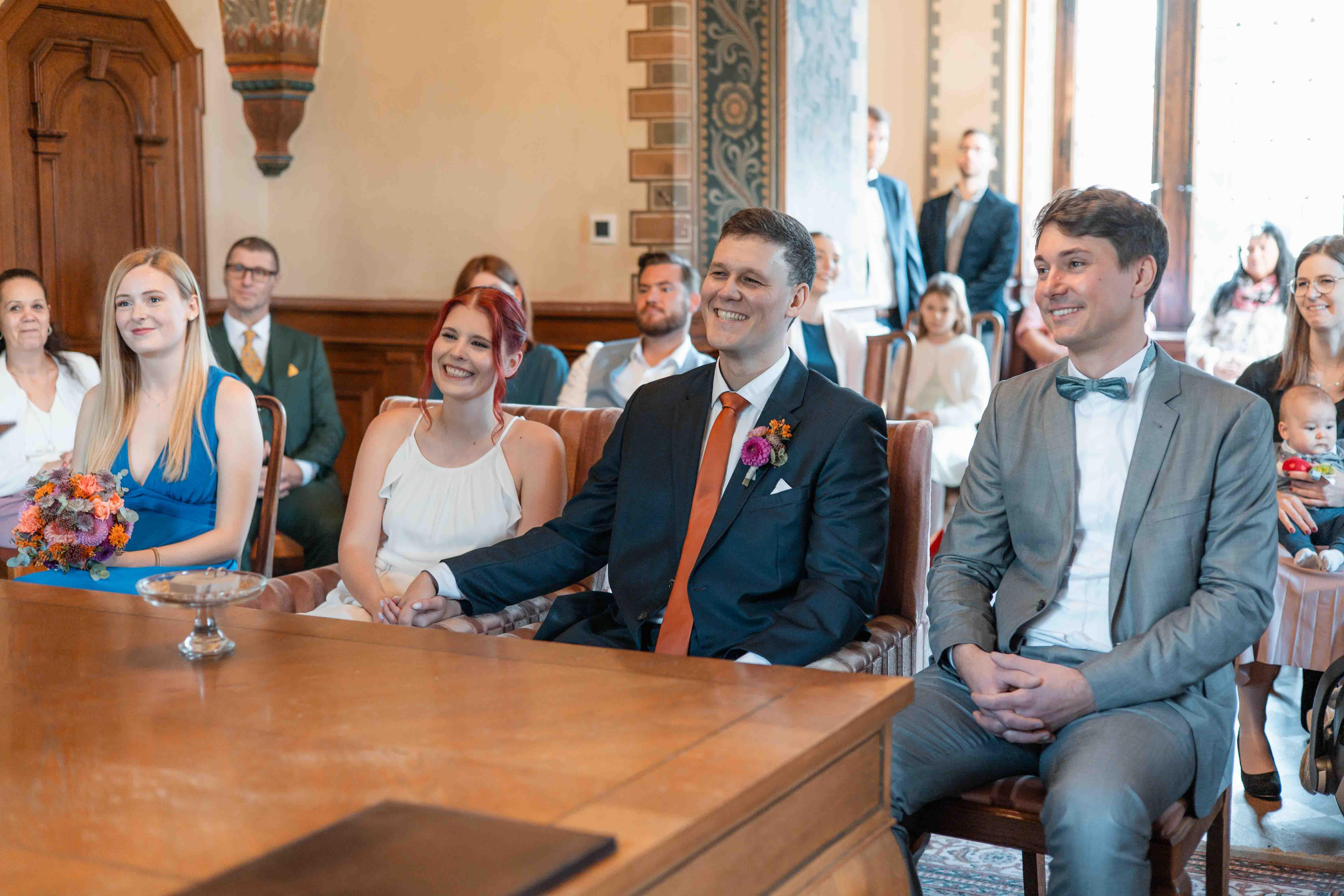 Hochzeitspaar Standesamt Weinheim - Fotografie und Videografie - Julie Weddings