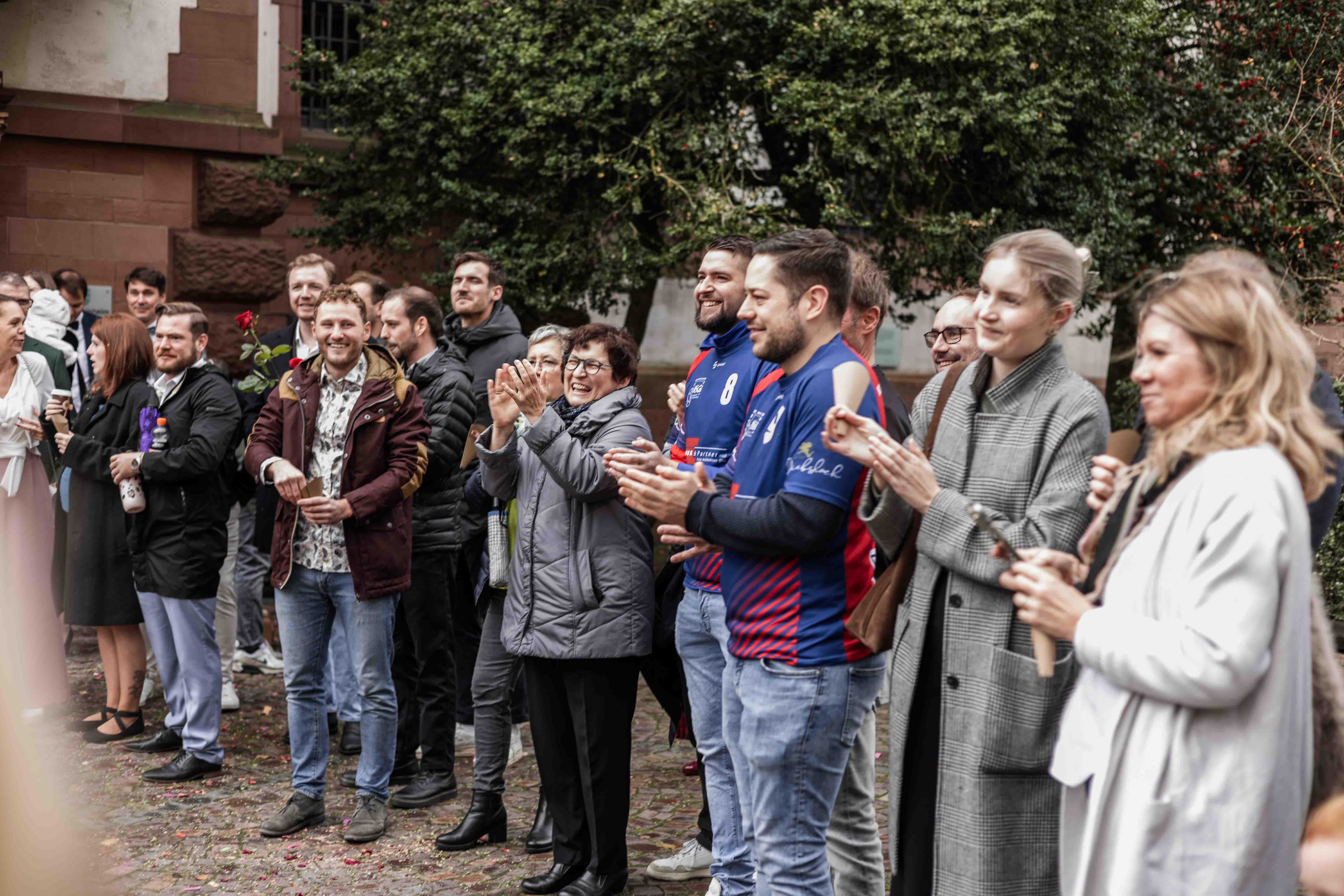 Hochzeitspaar Standesamt Weinheim - Fotografie und Videografie - Julie Weddings