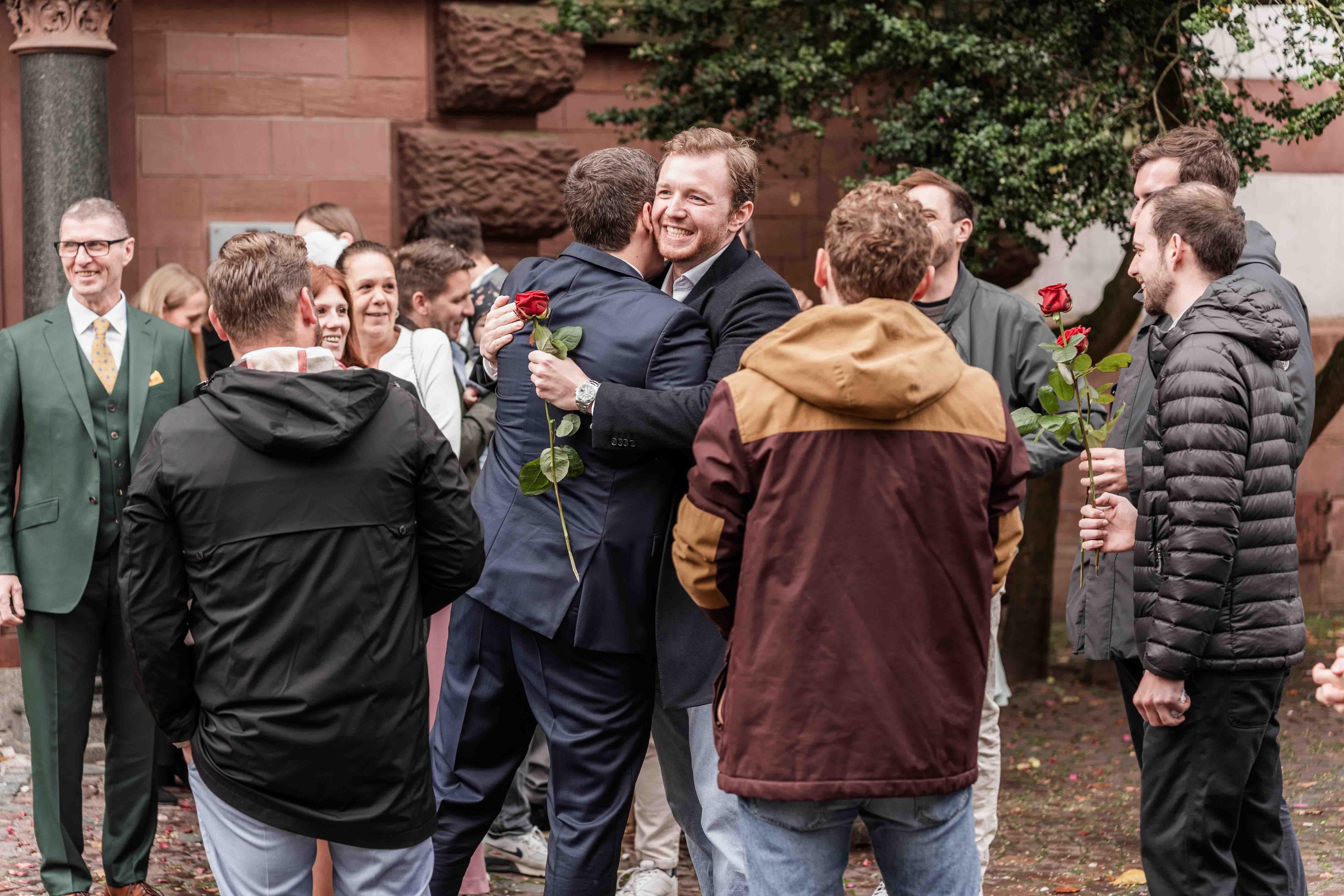 Hochzeitspaar Standesamt Weinheim - Fotografie und Videografie - Julie Weddings