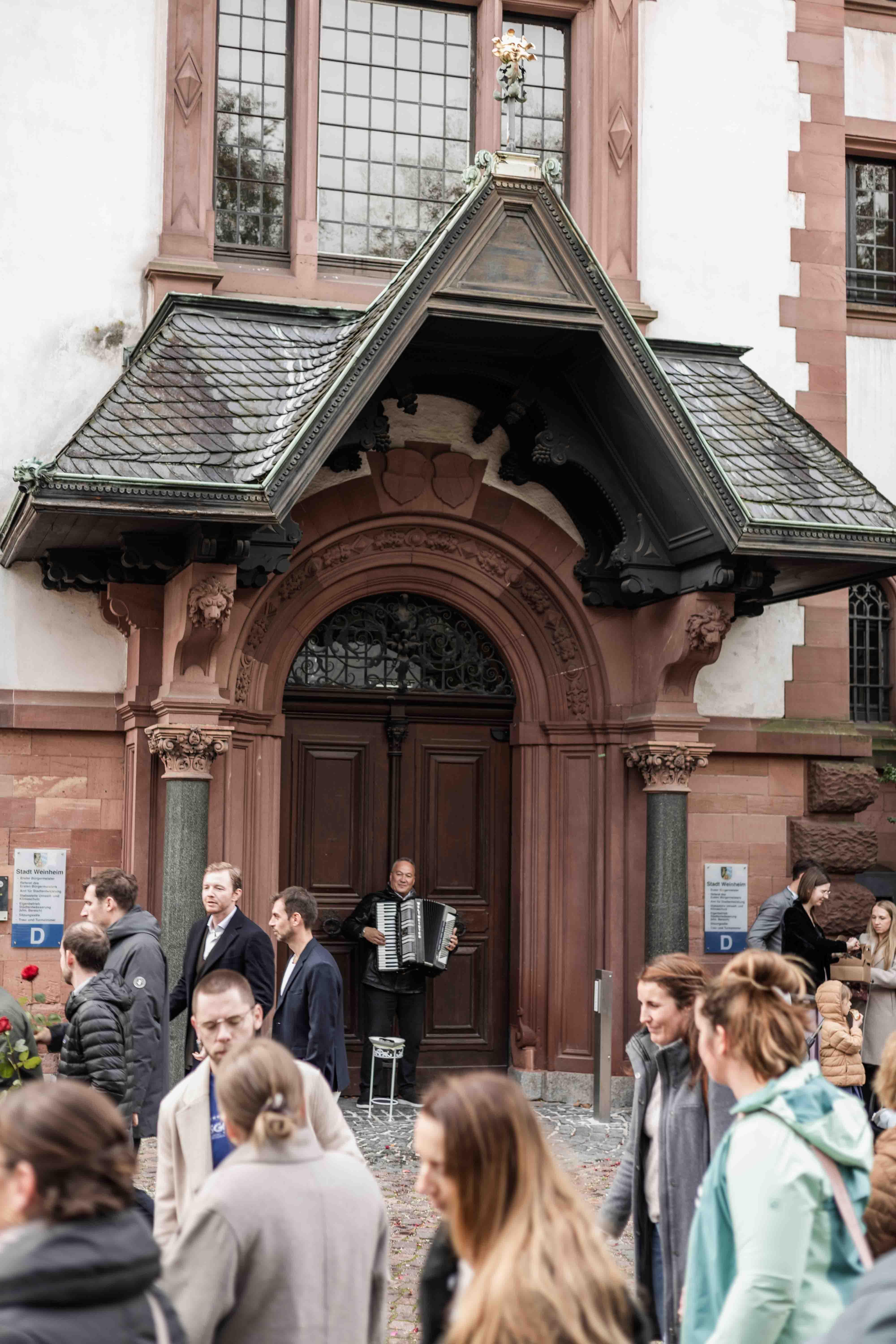 Hochzeitspaar Standesamt Weinheim - Fotografie und Videografie - Julie Weddings