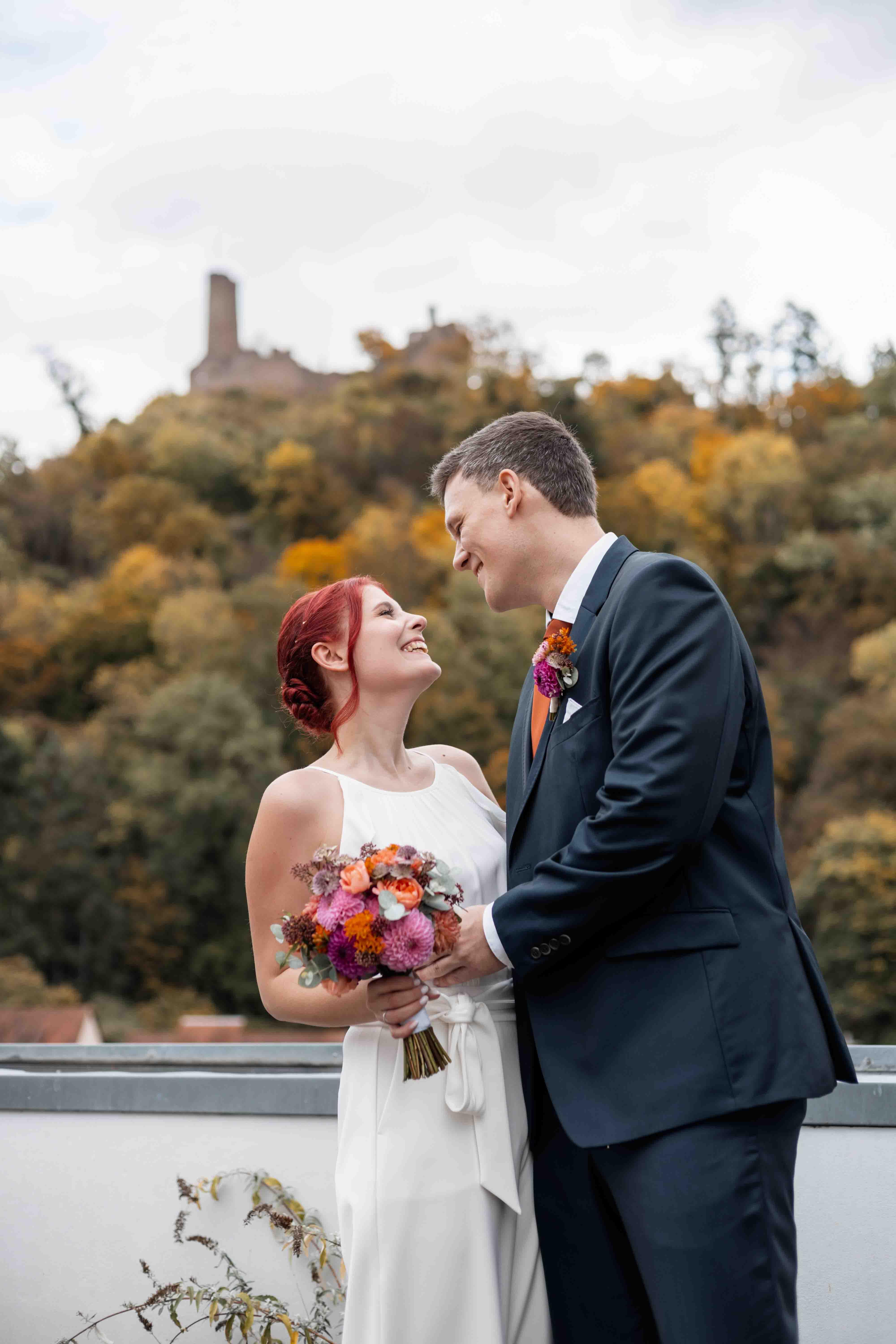 Hochzeitspaar Standesamt Weinheim - Fotografie und Videografie - Julie Weddings