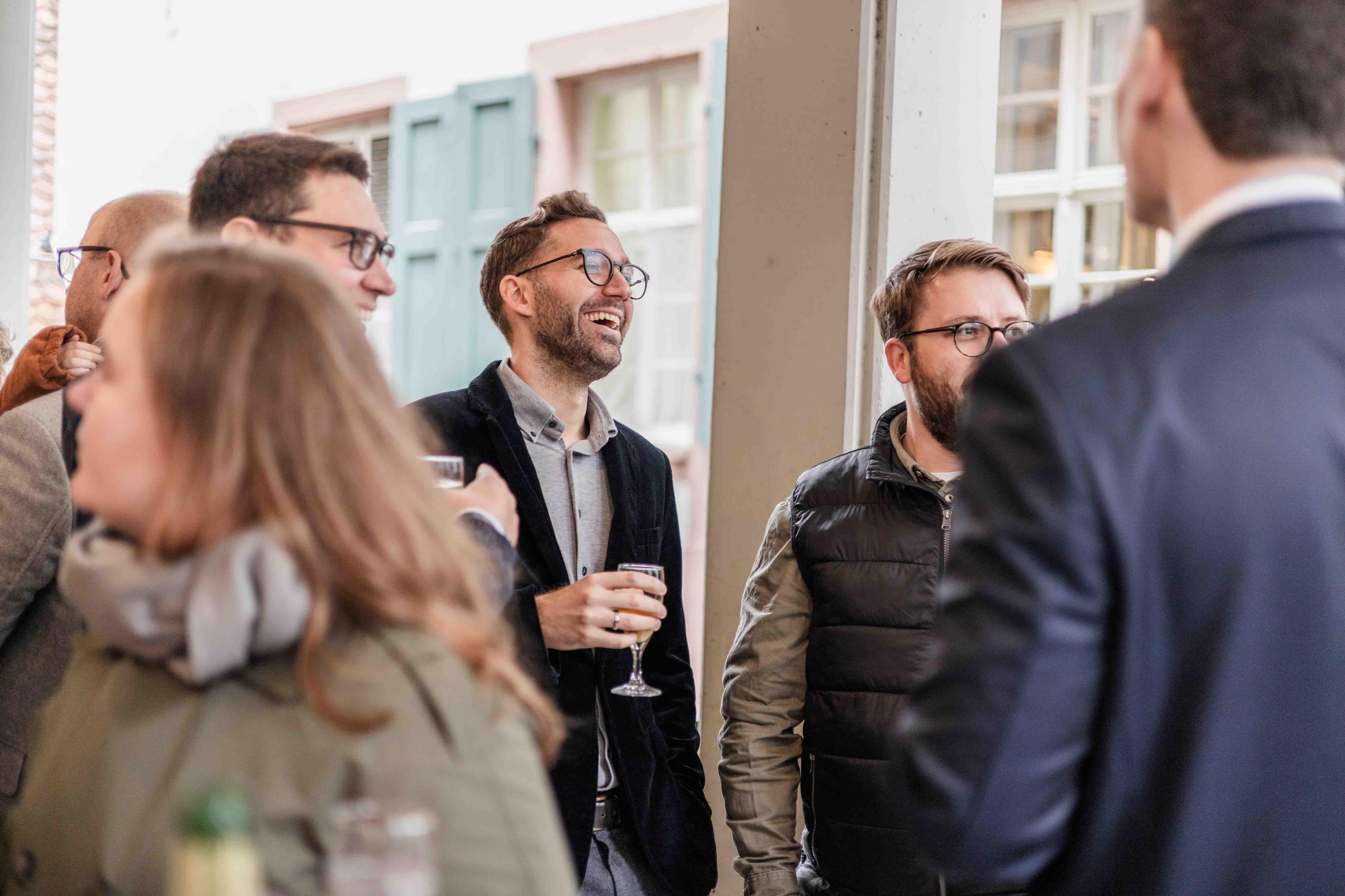 Hochzeitspaar Standesamt Weinheim - Fotografie und Videografie - Julie Weddings