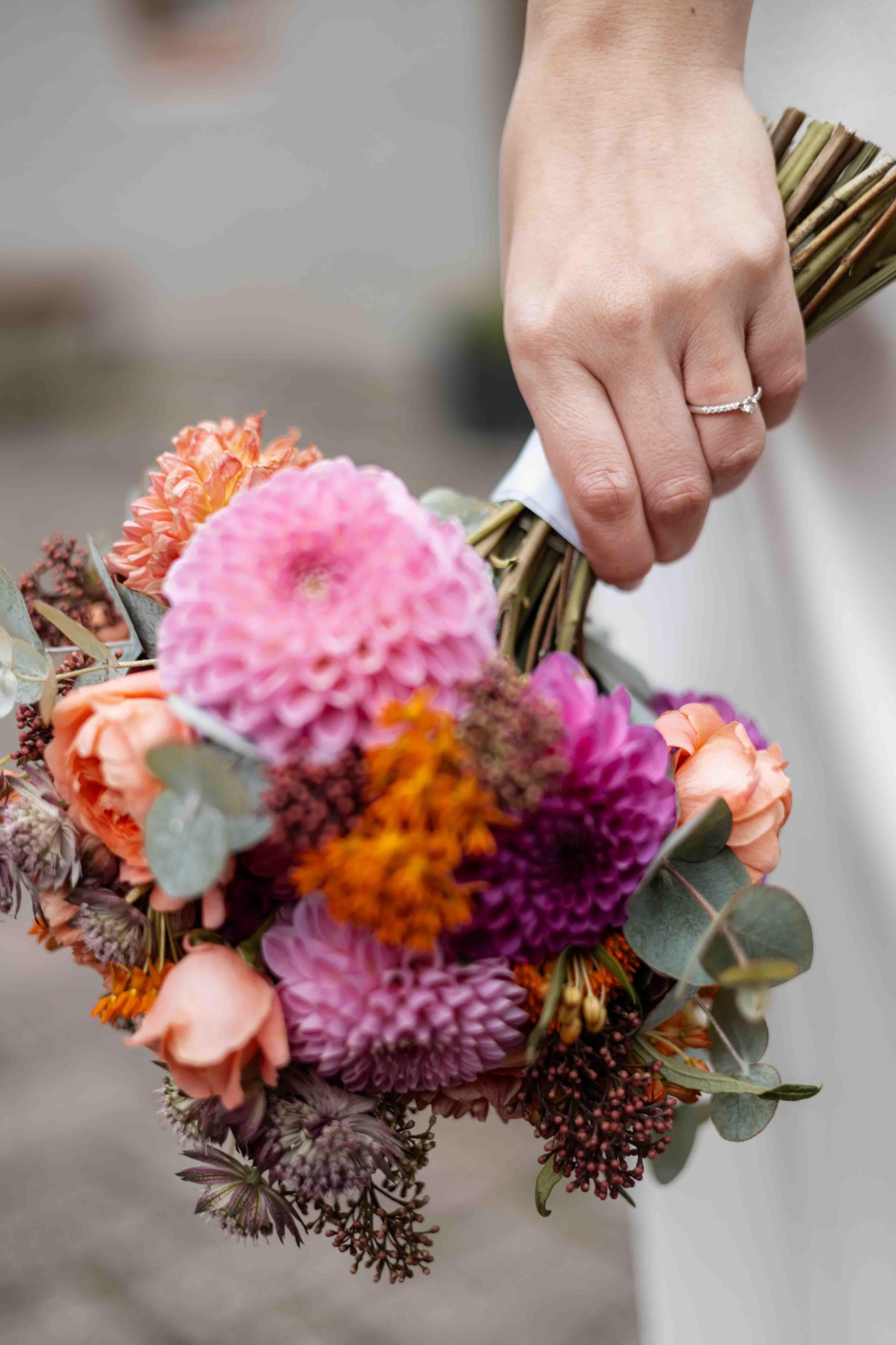 Hochzeitspaar Standesamt Weinheim - Fotografie und Videografie - Julie Weddings