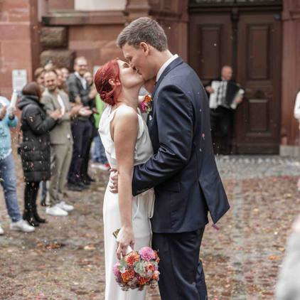 Hochzeitspaar Standesamt Weinheim - Fotografie und Videografie - Julie Weddings