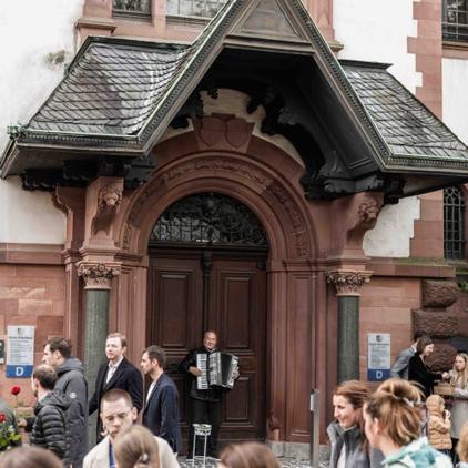 Hochzeitspaar Standesamt Weinheim - Fotografie und Videografie - Julie Weddings