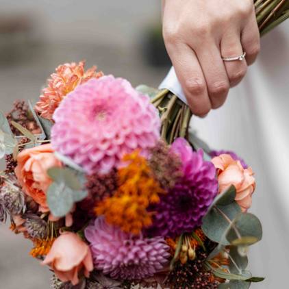 Hochzeitspaar Standesamt Weinheim - Fotografie und Videografie - Julie Weddings