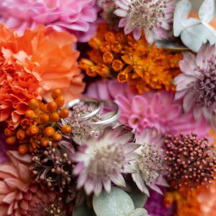 Hochzeitspaar Standesamt Weinheim - Fotografie und Videografie - Julie Weddings